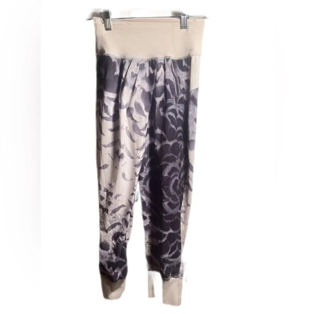 Lululemon Dance to yoga lightweight boyfriend fit stretch trend athletic Pant 2 - Picture 2 of 3